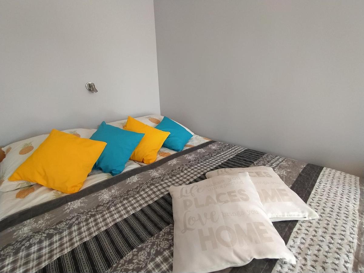 Moris 2 Pokoje Goscinne ليبا المظهر الخارجي الصورة